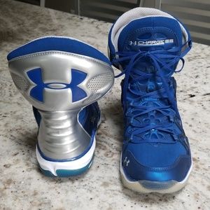 NWT Mens Under Armour basketball sneakers